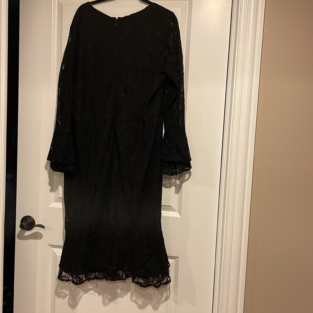 City Chic black lace dress​​ - Picture 8 of 9